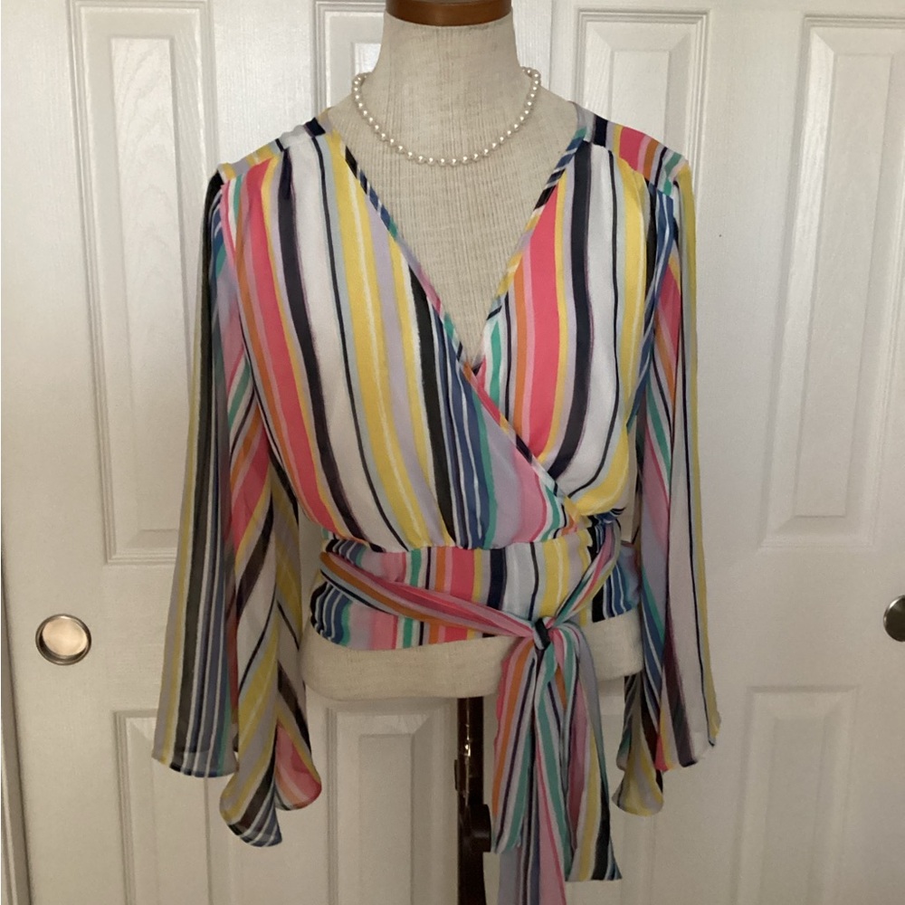 New York & Company Blouse. (L)